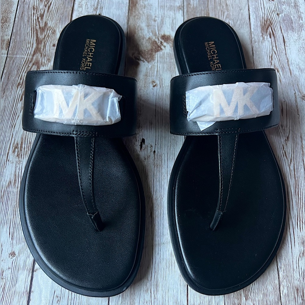 🆕 𝐌𝐢𝐜𝐡𝐚𝐞𝐥 𝐊𝐨𝐫𝐬 𝙲𝚊𝚖𝚒𝚕𝚊 𝚃𝚑𝚘𝚗𝚐 𝚂𝚊𝚗𝚍𝚊𝚕𝚜 - Picture 3 of 10